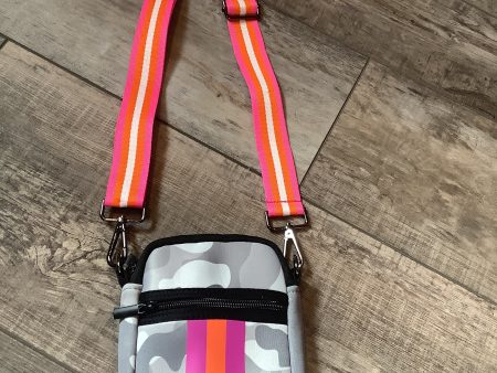 GREY CAMO WITH LAVENDER & ORANGE MULTI ZIPPER NEOPRENE PHONE HOLDER Fashion