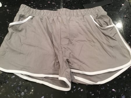 Dolphin shorts with contrast piping and wide pockets - Light Grey on Sale